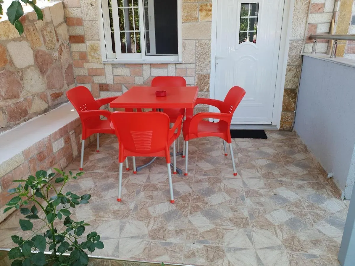 Ylli Mance Apartments Ksamil