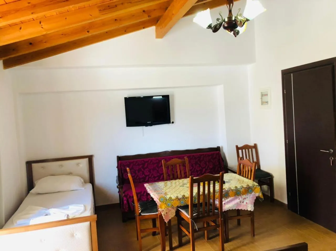 Ylli Mance Apartments Ksamil
